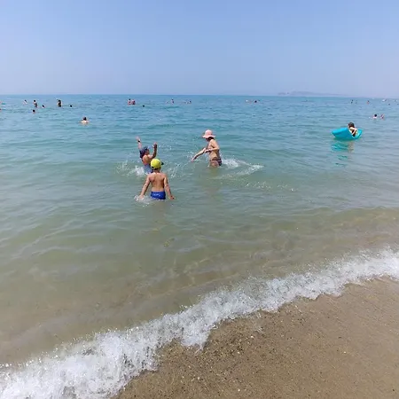 Sea Breeze Retreat Apartment Golem (Tirana)